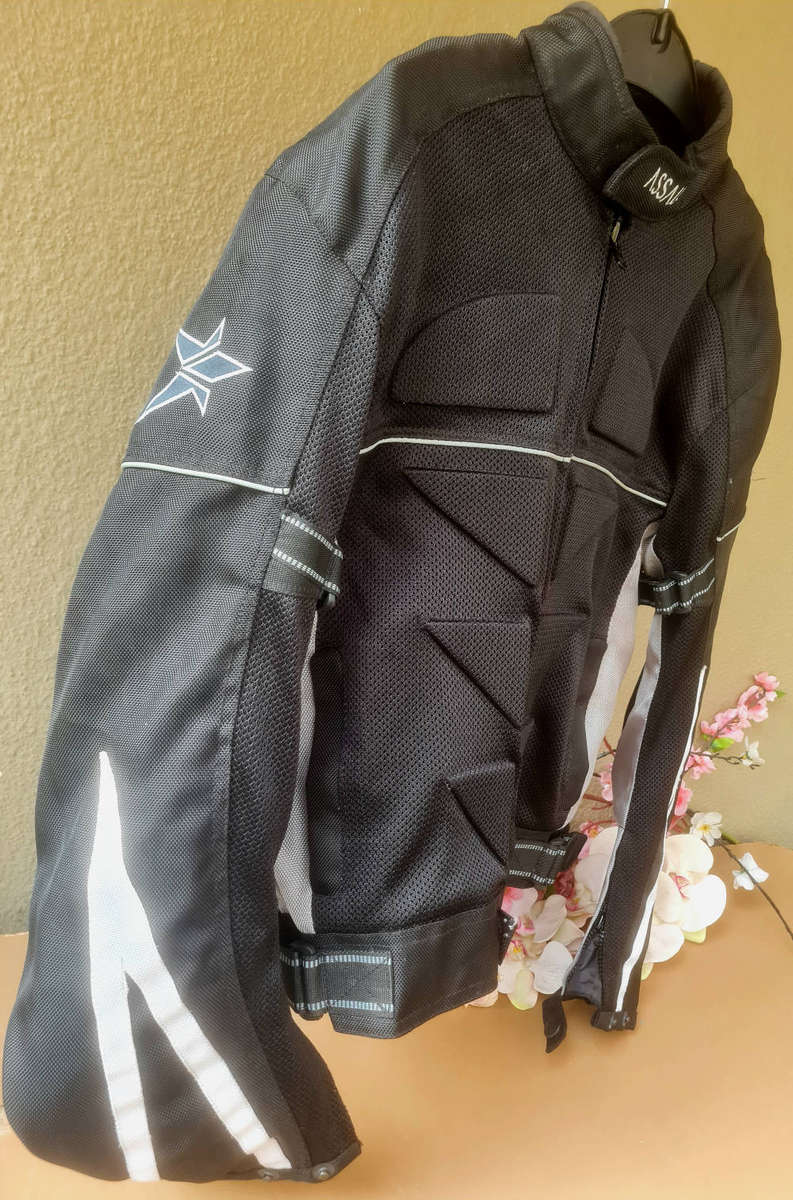 ASSSULT Quality Padded Bikers Jacket (S). USA 30 / ENGLAND 38