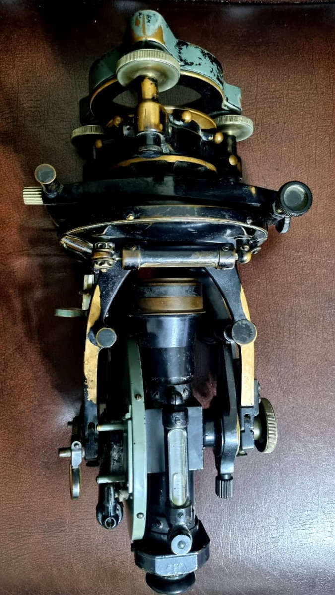 Vintage Theodolite (No.35219) Surveying & Engineering Precision Instrument