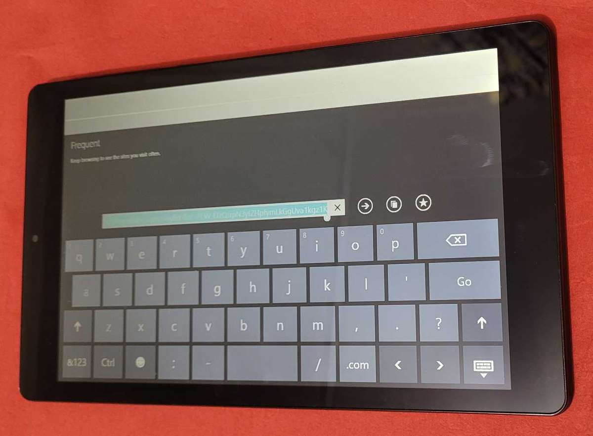 Windows 8" 16Gb NEXT BOOK WI-FI Tablet. (Almost Brand New)