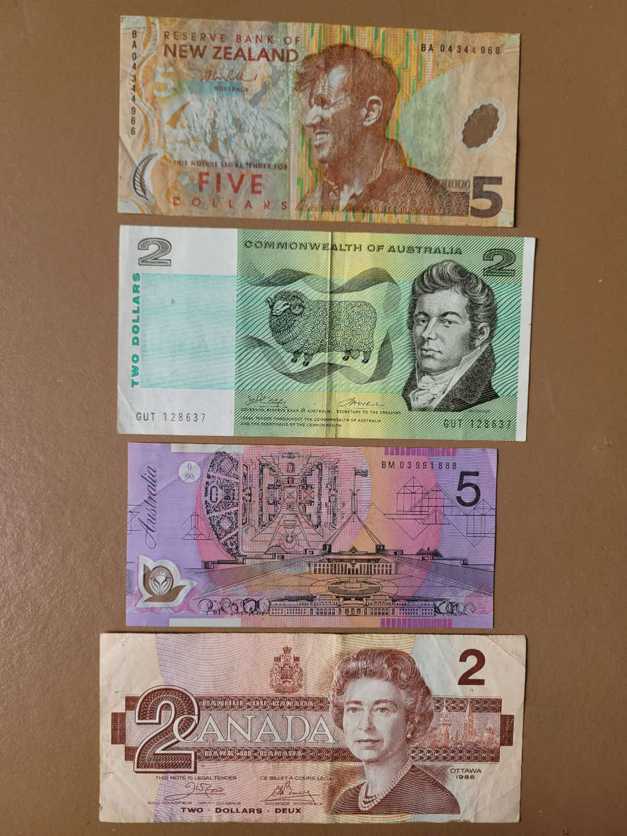 CANADA/AUSTRALIA/NEW ZEALAND Bank Notes (As Pictured)  Bid Per Piece-To Take All 4x