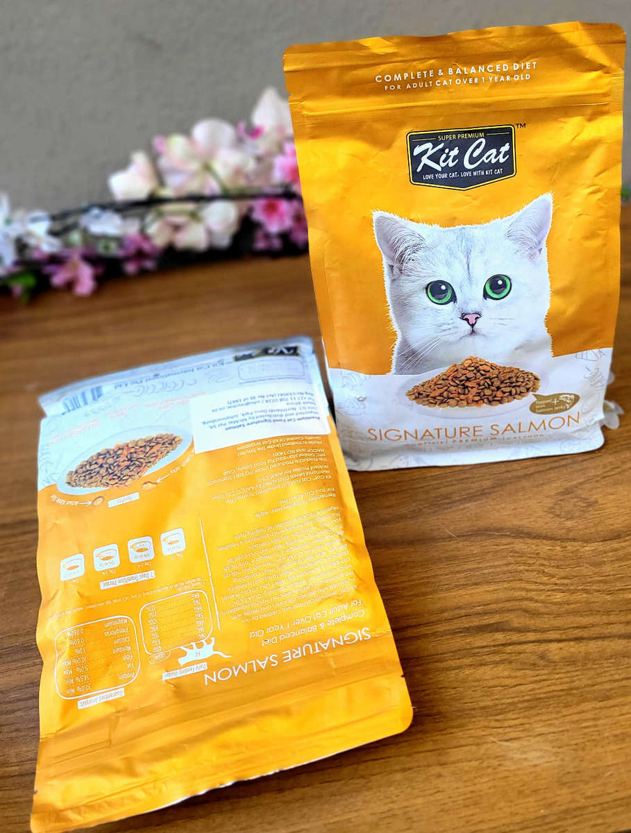 1.2Kg SIGNATURE SALMON Complete Balanced Diet For Cats