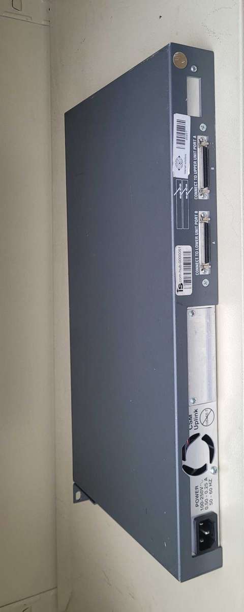 USED/Switching-On SMC Tiger Stack 3312TC Multi-Segment Stackable Hub. (Excludes Power Cable)