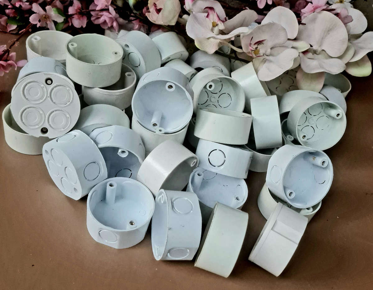 UNUSED...  75x 4-Way Loop-In Conduit Box . (Bid Per Piece-To Take All 75x)