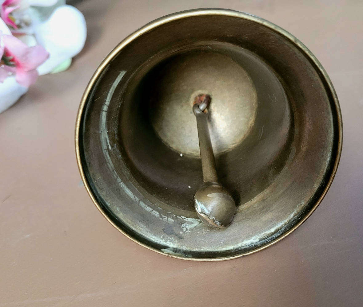 Medium-Sized Solid Brass TIBETAN/GHANTA Ritual Bell. Quite Loud!!  (19)cm Tall
