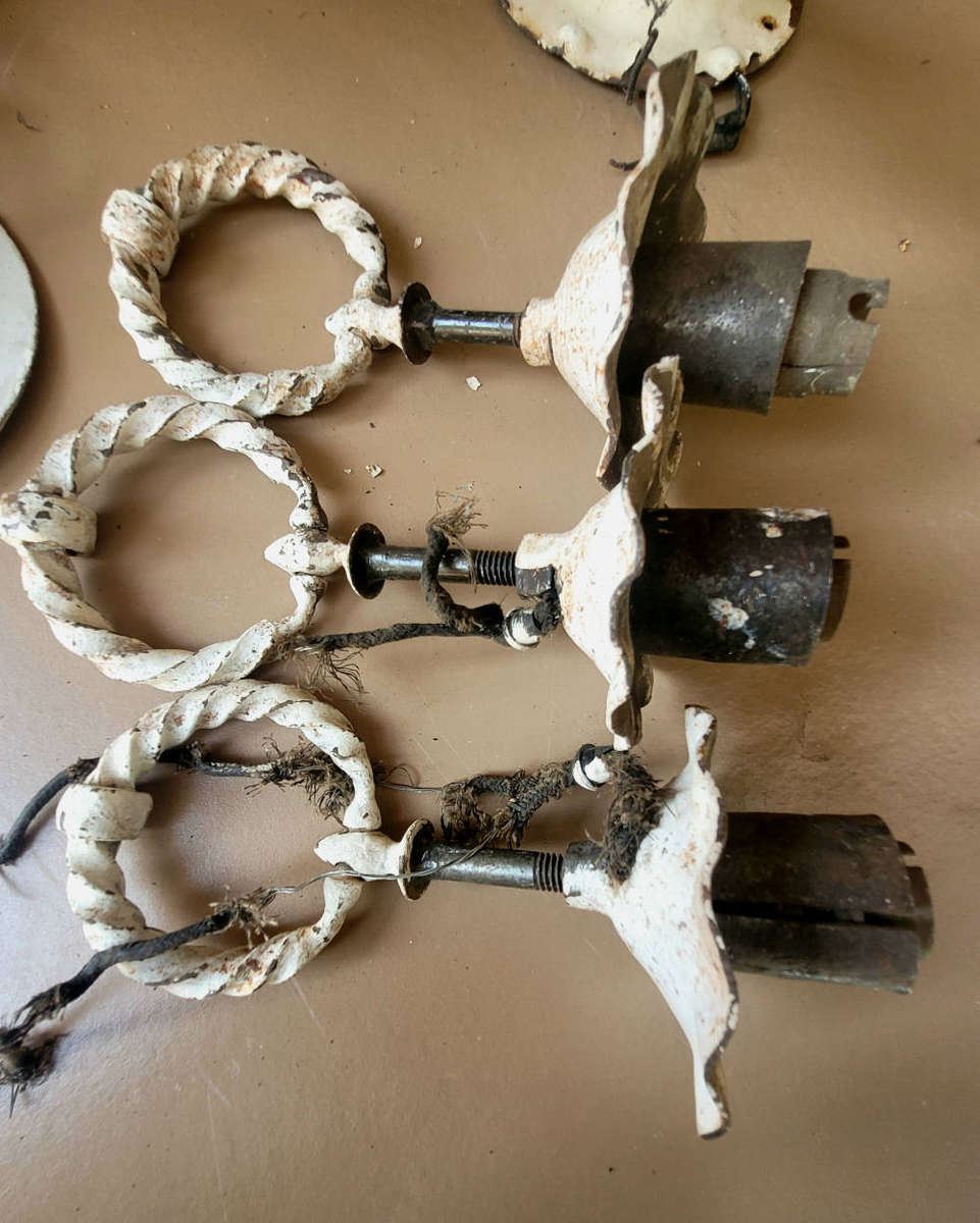 Antique chandelier/Light Fixtures (Bid per lot)