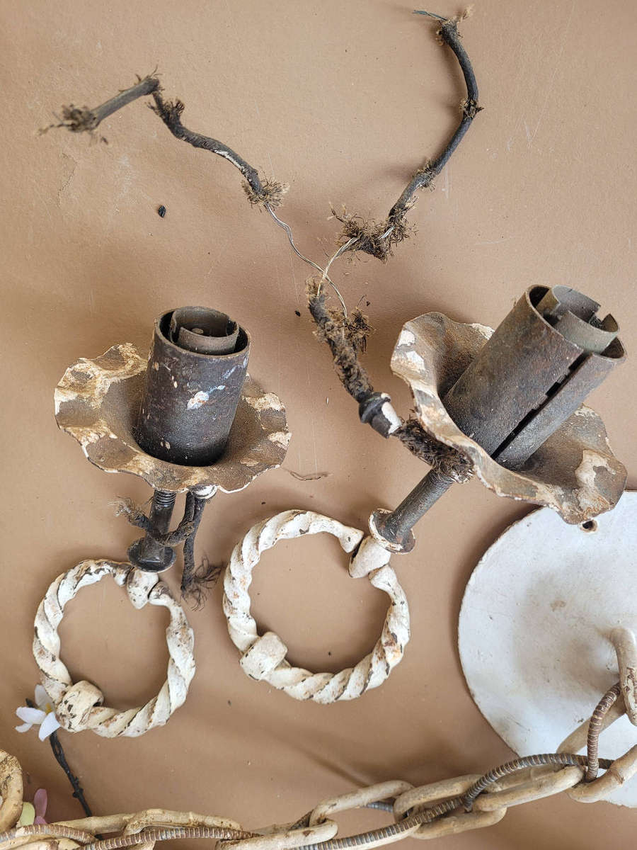 Antique chandelier/Light Fixtures (Bid per lot)