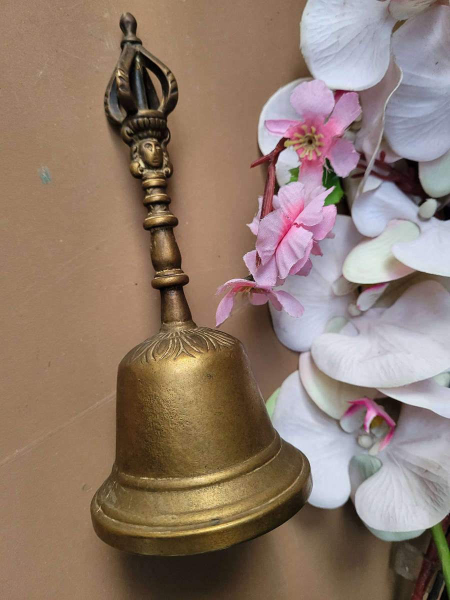 Medium-Sized Solid Brass TIBETAN/GHANTA Ritual Bell. Quite Loud!!  (19)cm Tall