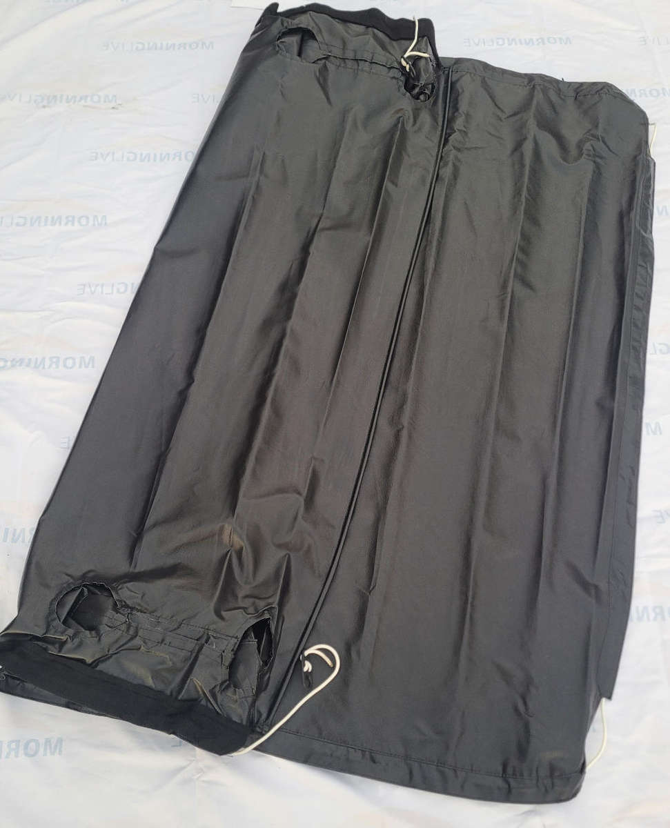 J97 Double Cab  Tonneau Cover Kit. Part No. (YM3D-D86500-ABAAW)