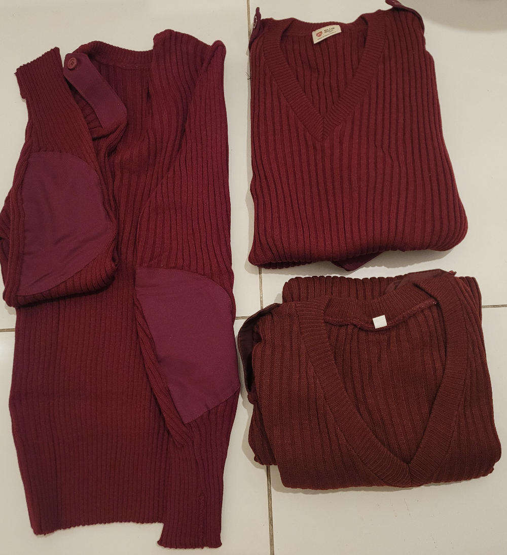 Long-Sleeved Padded Elbow V-Neck Combat Stretch Jersey (XL)