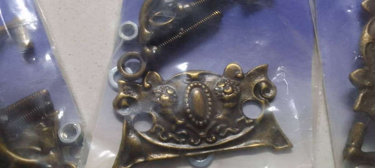CUPBOARD FITTINGS - SMALL DOOR HANDLES