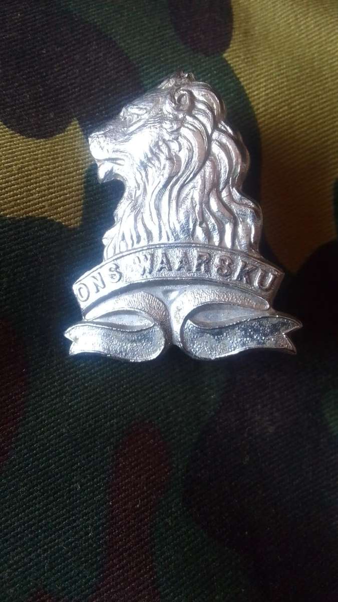 SADF / SA ARMY DE LA REY REGIMENT BERET BADGE "ONS WAARSKU"
