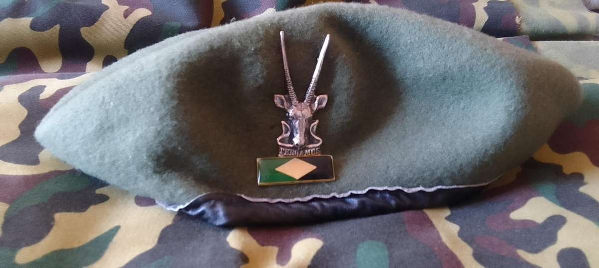 SADF -  SWATF INFANTRY  BERET (FULL)****CAP BADGE & BALKIE****HARD TO FIND