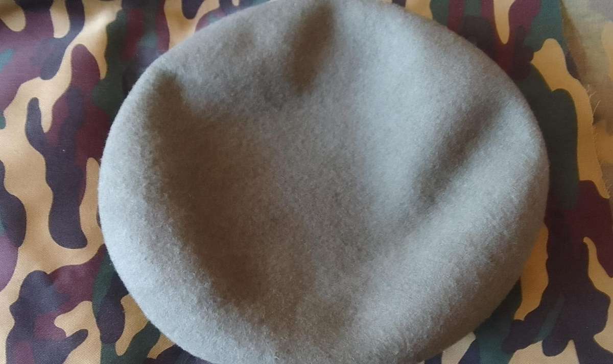 SADF -  SWATF INFANTRY  BERET (FULL)****CAP BADGE & BALKIE****HARD TO FIND