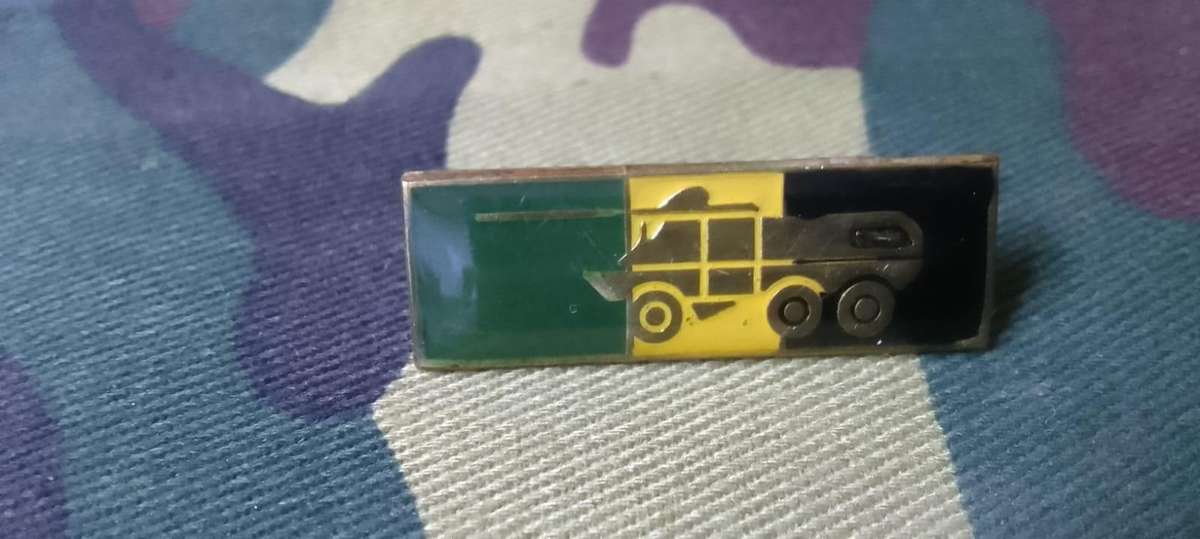 SADF/SA ARMY  MECHANISED INFANTRY BERET BAR   --- with pins