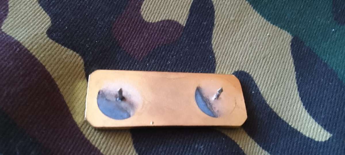 SADF/SA ARMY  R4 SKIETBALKIE / R4 RIFLE BADGE - RARE-