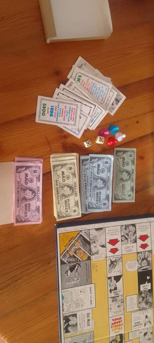 MAD MONOPOLY BOARD GAME - a true Classical-