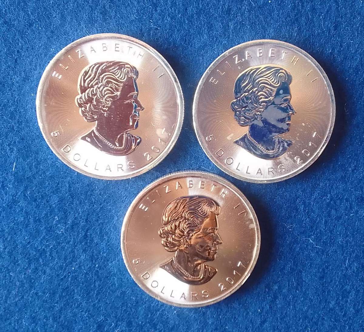 Silver sale, Snap it Up!   CANADIAN MAPLE LEAF 1 OZ SILVER COIN (BU) (2017)