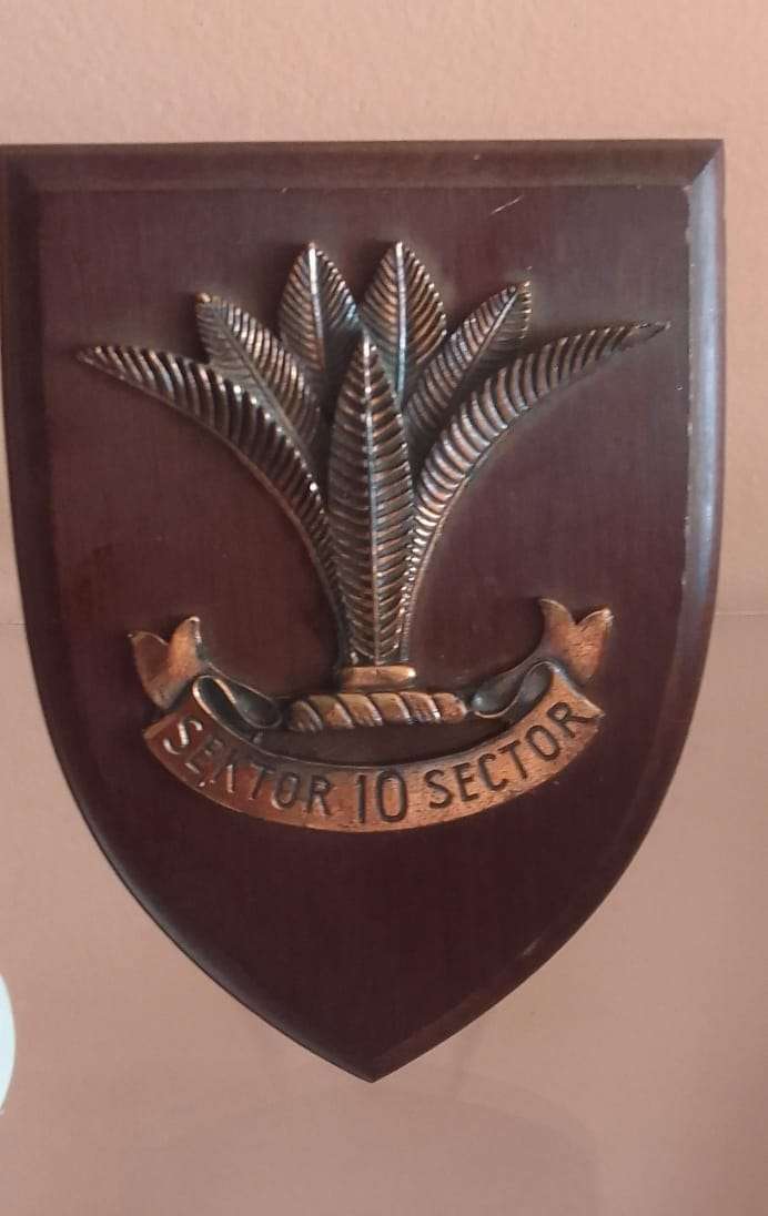 SADF/ SA ARMY/ SWA SECTOR 10 WOODEN DESK PLAQUE - COLLECTORS ITEM
