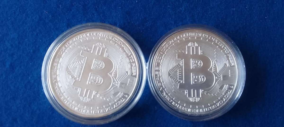 silver 1oz BITCOIN - (BU) - Bid per coin (in capsule)