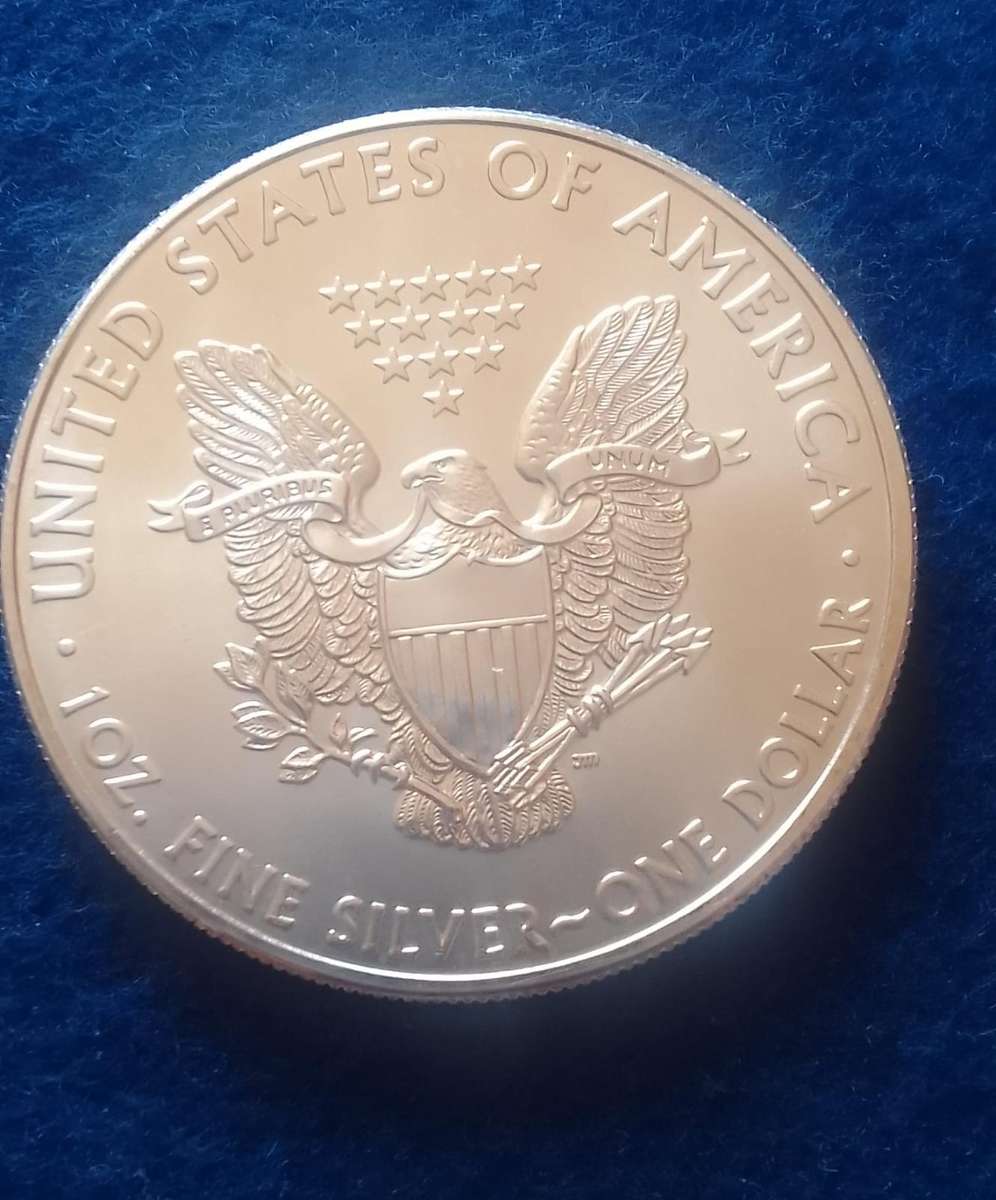2011 LIBERTY USA FINE SILVER 1OZ  ONE DOLLAR COIN