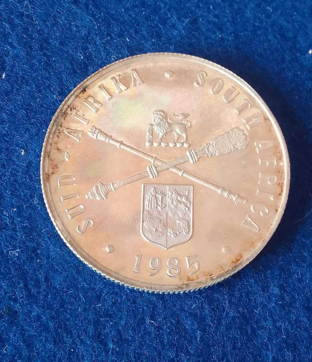 Silver Sale!  Low start - 1985 SILVER ONE RAND PARLIAMENT PROOF COIN