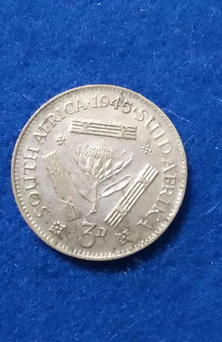1945 South Africa Three Pence (3D) silver coin - circulated