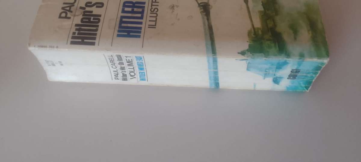 Book: Hitler's War on Russia (Vol 1) Hitler moves East - Paul Carell