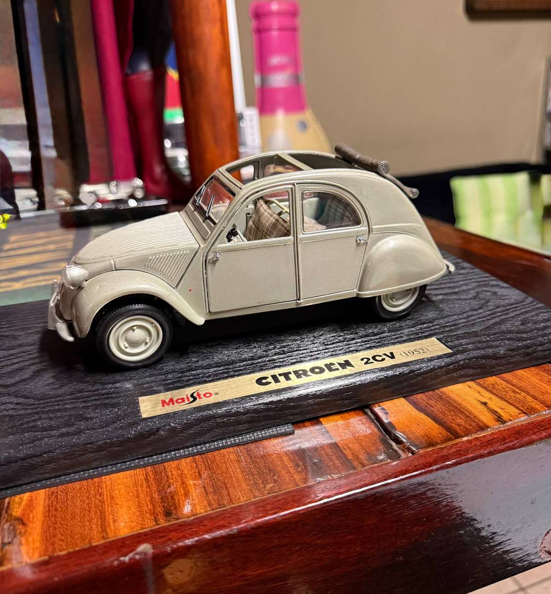 Citroen 2CV - 1952 - 1/18 Maisto
