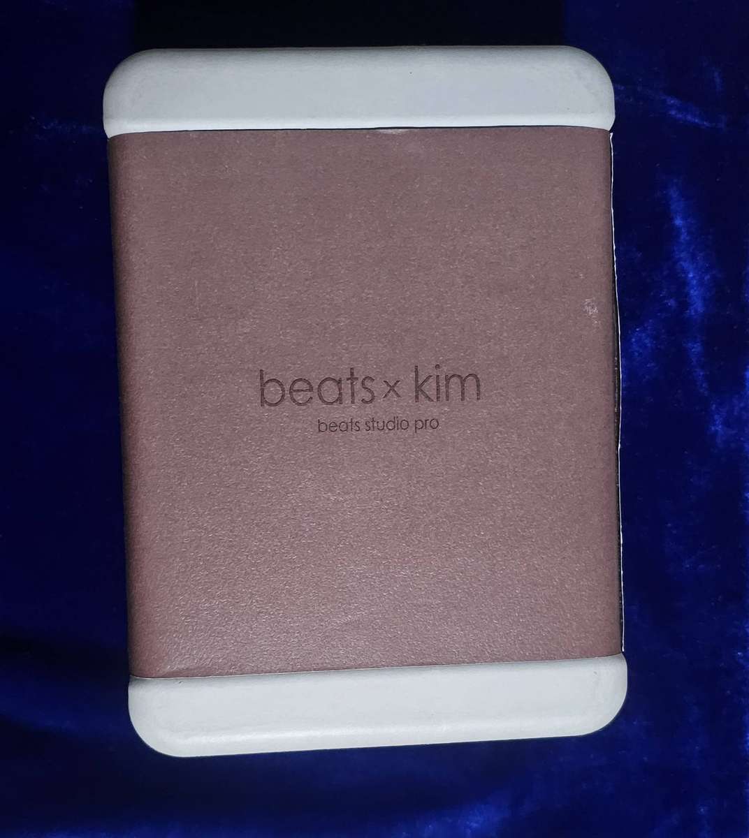 Beats by Dr Dre Kim Kardashian Edition