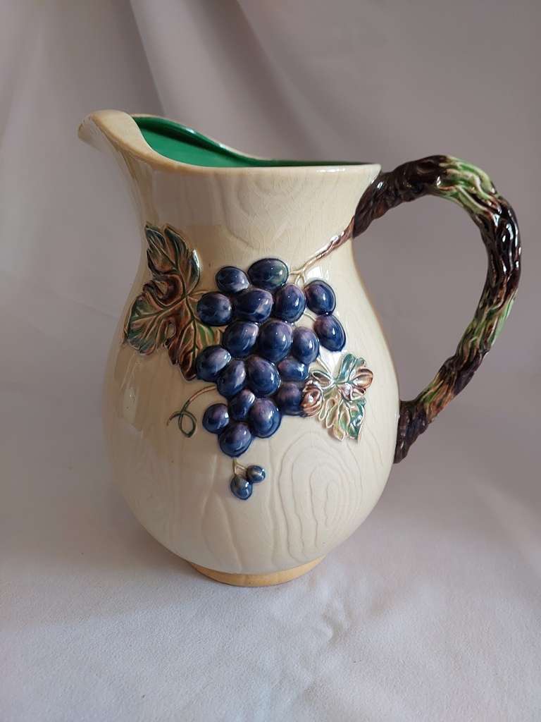 Carlton ware Grapevine Jug Green large