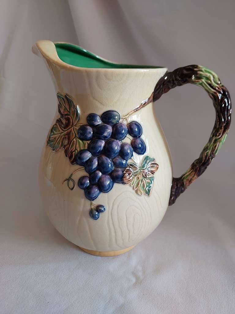 Carlton ware Grapevine Jug Green large