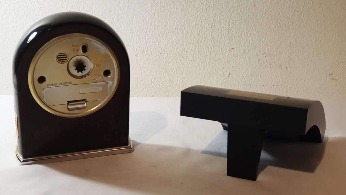 Nice collection of 3 novelty desk/wall clocks