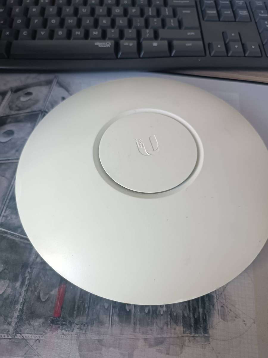 Unifi AP  - with 24V POE injector