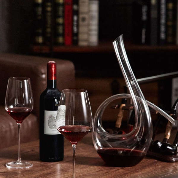 Luxurious Unique Wine Decanter Carafe