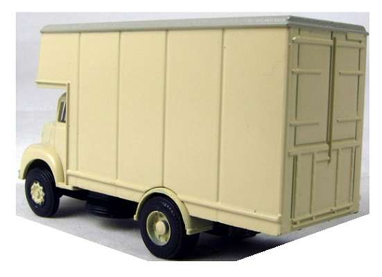 Base Toys Diecast Model CO-X8 Leyland Comet Box Truck 1/76 OO railway