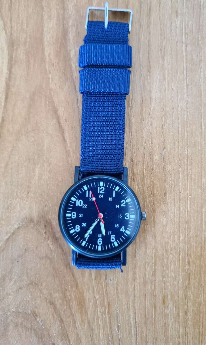 Men's Watch with luminous dial