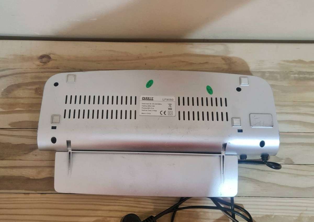 Parrot LF9050 A4 Laminator