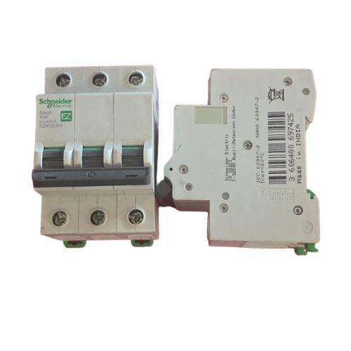 Schneider Electric Easy9 3-Pole Circuit Breakers 40AMP  C40 6kA | Bundle of 2