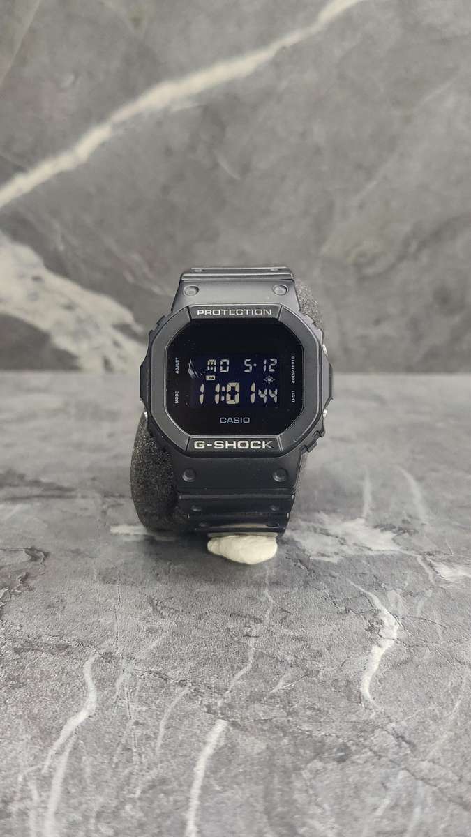 Casio - G-Shock Men's 5600 Series -DW-5600BBR-1