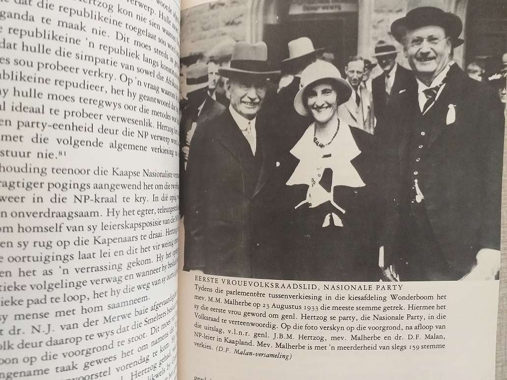 Generaal JBM Hertzog Sy Strewe en Stryd (2 Volumes)