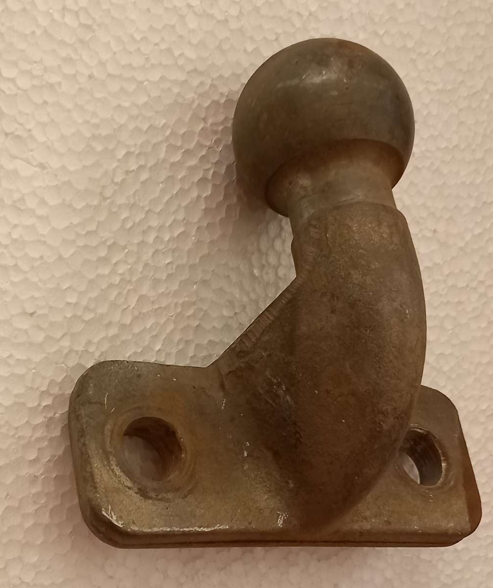 Trailer or caravan vehicle tow ball coupling