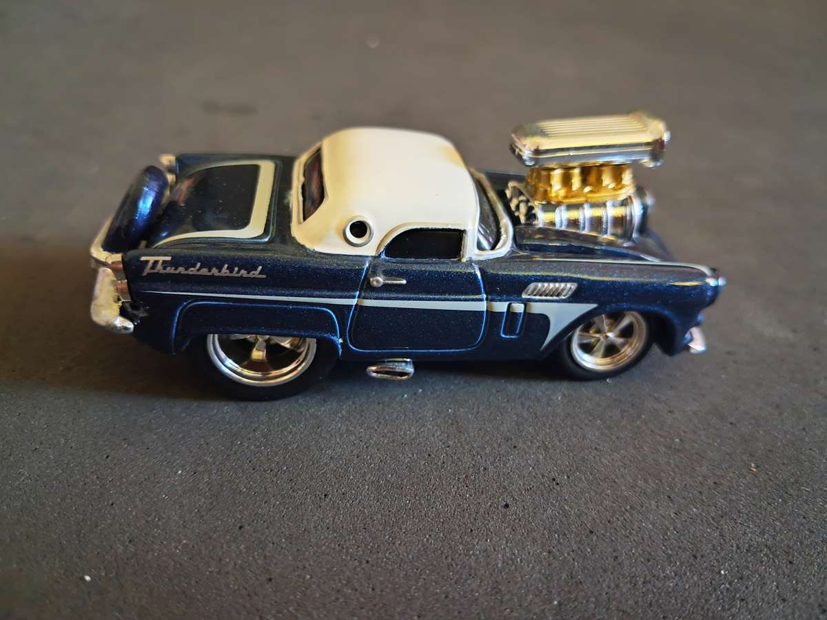 Maisto Thunderbird