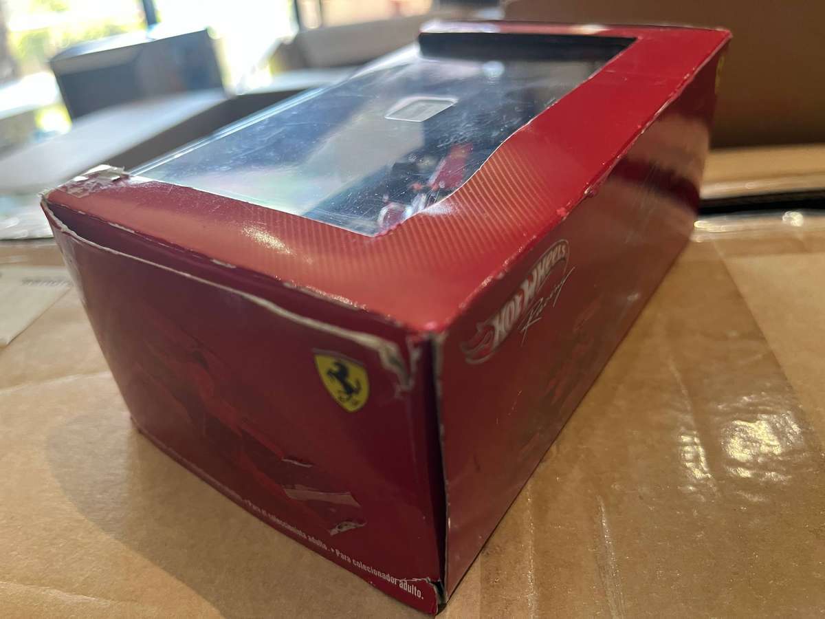 Hot wheels 1/.43 Ferrari Alonso 2012