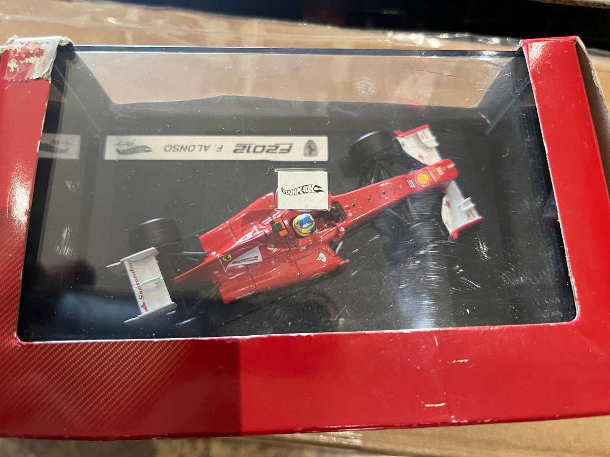Hot wheels 1/.43 Ferrari Alonso 2012