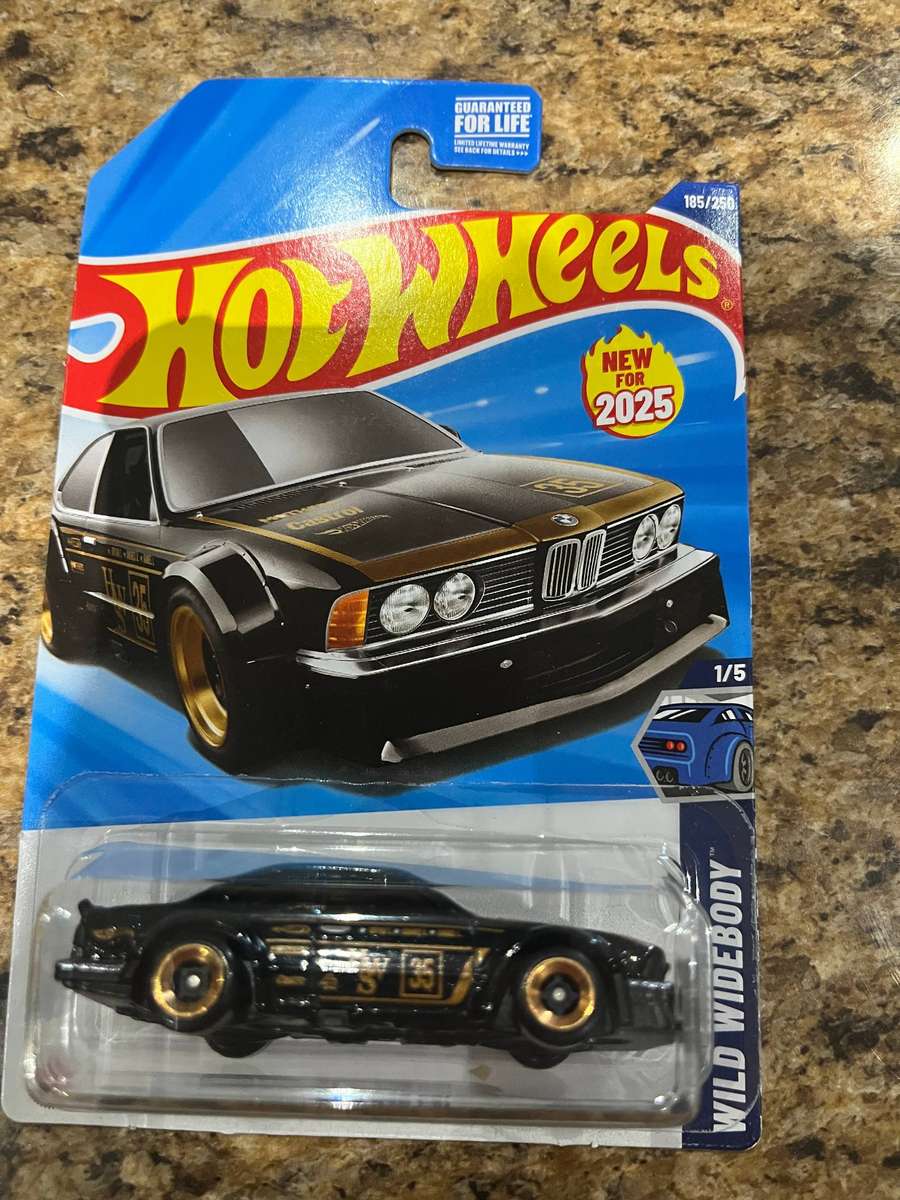 Hot wheels BMW 635 black    Long card