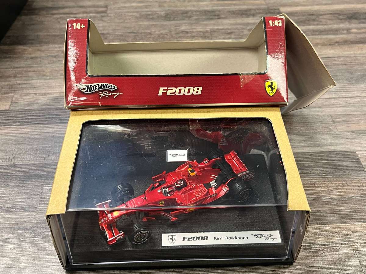 Hot Wheels Ferrari 1/43 Kimi Raikkonen 2008