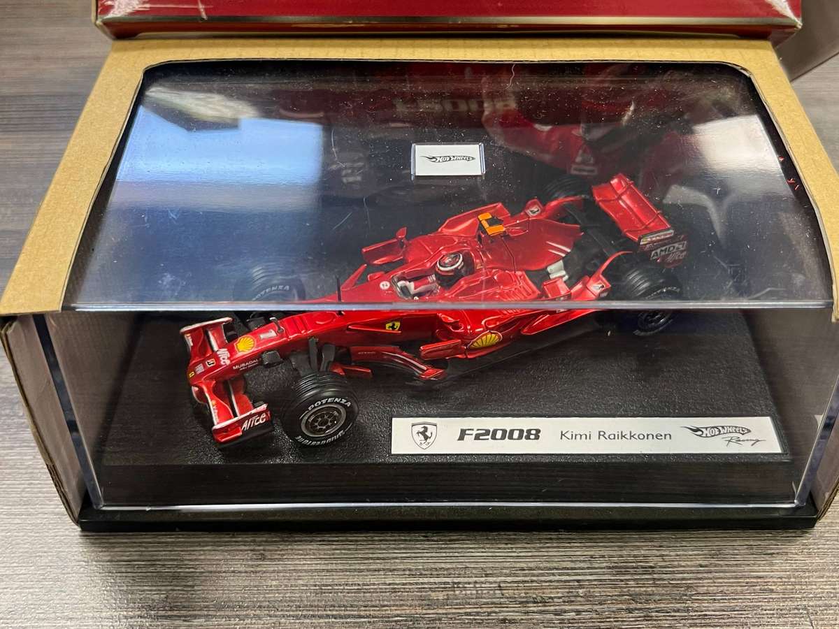 Hot Wheels Ferrari 1/43 Kimi Raikkonen 2008