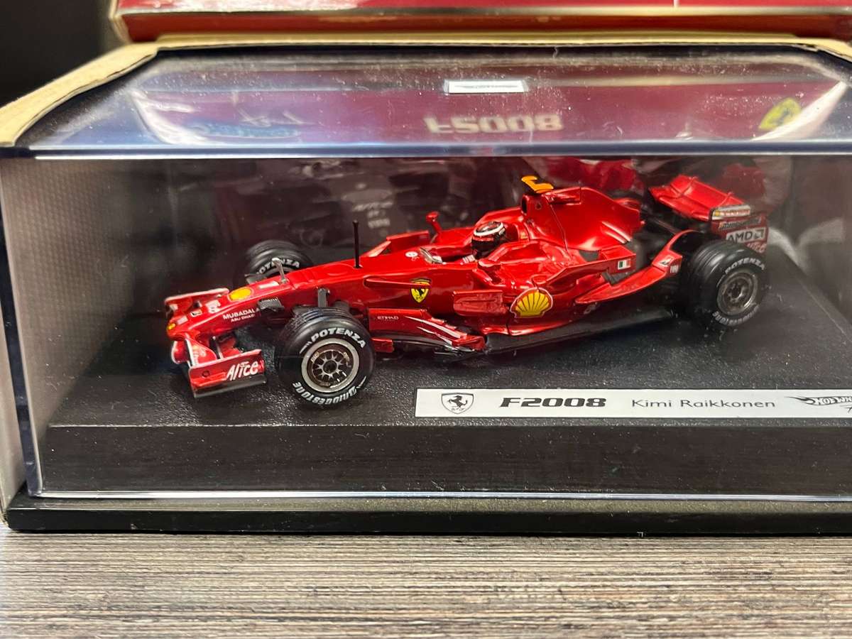 Hot Wheels Ferrari 1/43 Kimi Raikkonen 2008