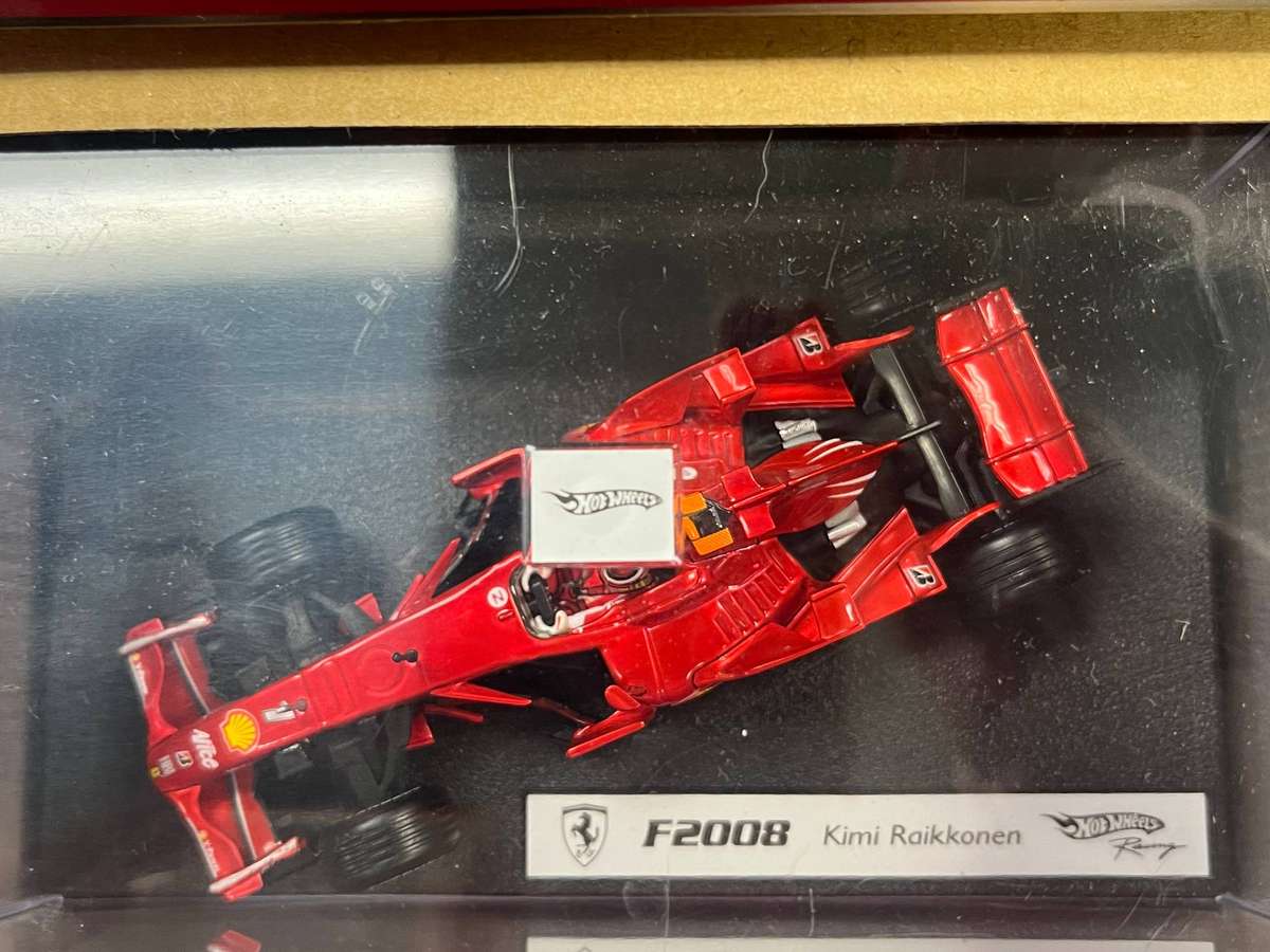 Hot Wheels Ferrari 1/43 Kimi Raikkonen 2008