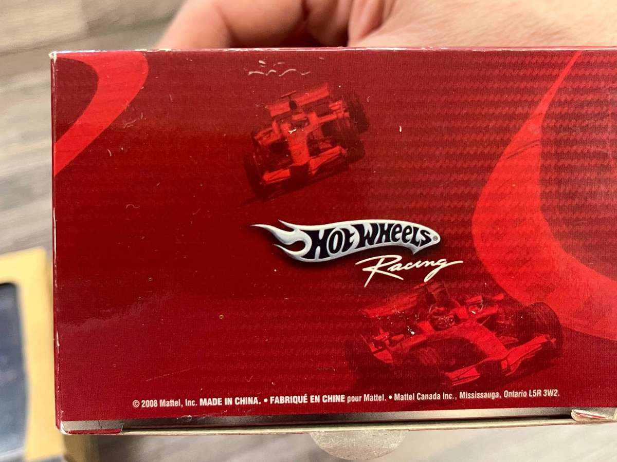 Hot Wheels Ferrari 1/43 Kimi Raikkonen 2008